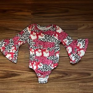 Santa flare sleeve onesie